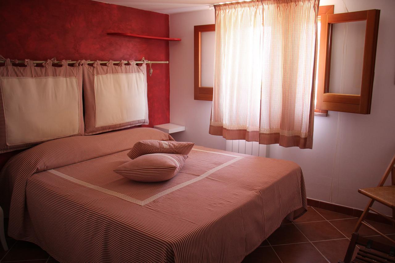 カステッランマーレ・デル・ゴルフォ Uliveto House Bed & Breakfast エクステリア 写真