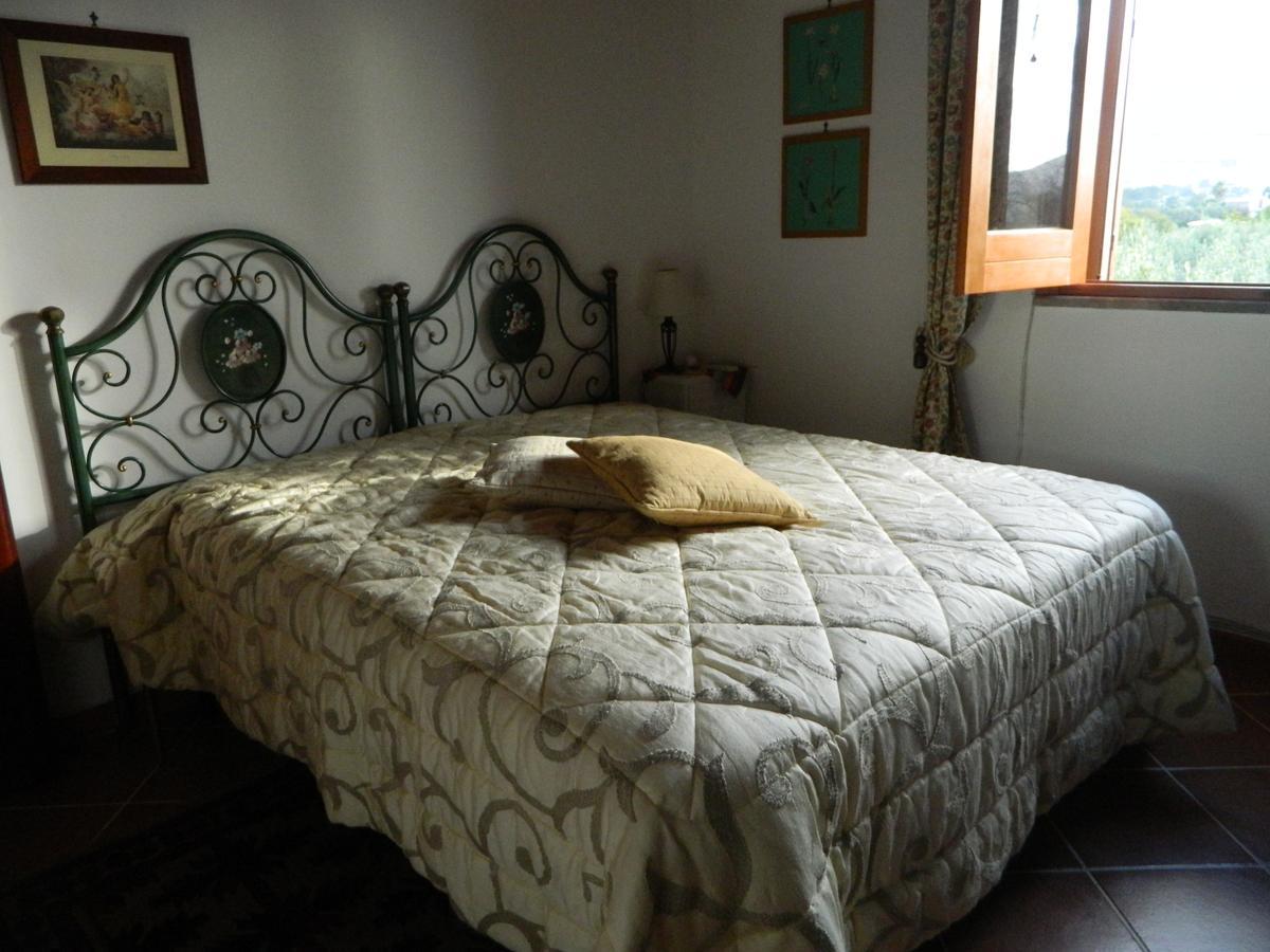 カステッランマーレ・デル・ゴルフォ Uliveto House Bed & Breakfast エクステリア 写真